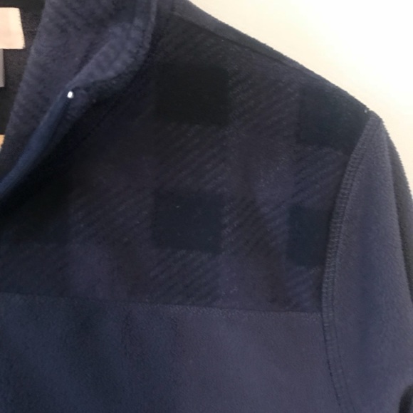 Light Pullover - Picture 2 of 3